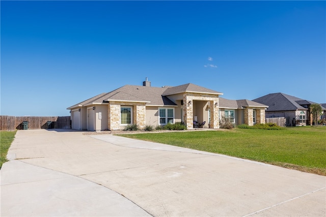 view of front of home featuring a front lawn