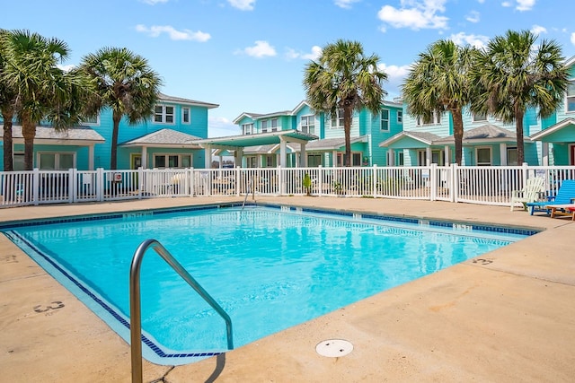 view of swimming pool