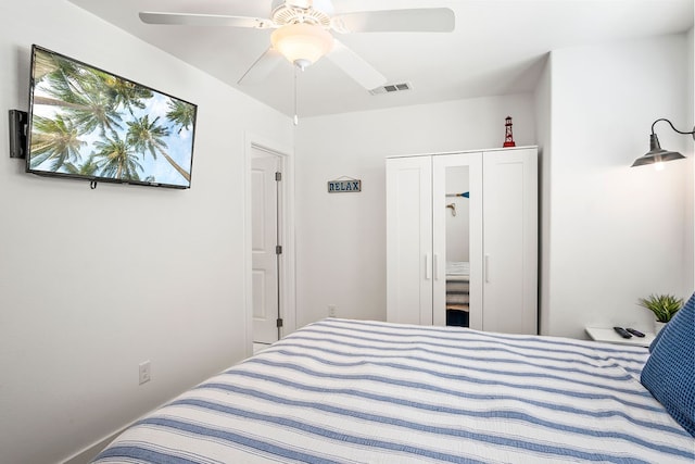 bedroom with ceiling fan