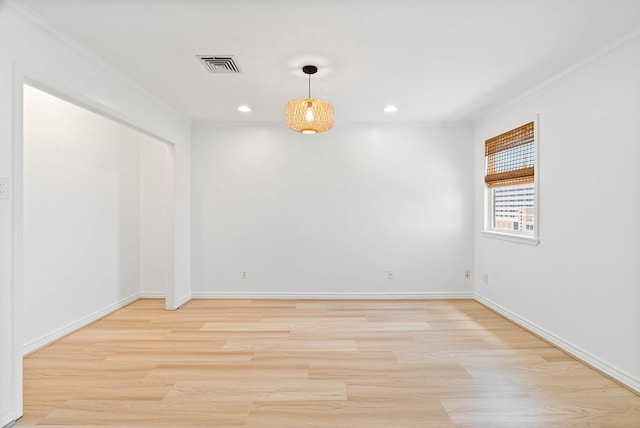 1400 Ocean Dr Unit 904-B, Corpus Christi, TX 78404 - spare room with light wood-type flooring, recessed lighting, and ornamental molding