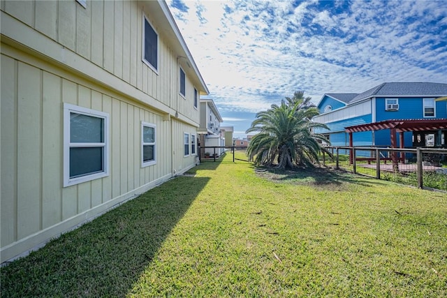 view of yard featuring a pergola