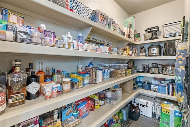 1805 Bay Landing Dr, Portland, TX 78374 - view of pantry