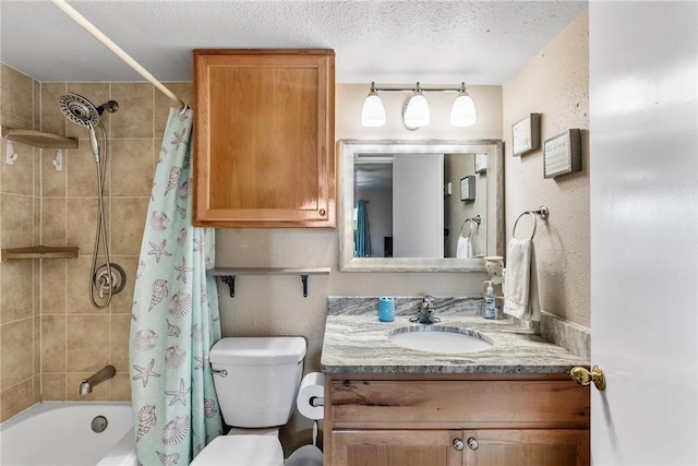14300 Aloha St N Unit 139, Corpus Christi, TX 78418 - bathroom featuring vanity and shower / bath combo with shower curtain