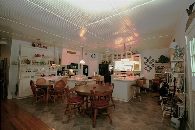 25006 Tuckers Trl, Mathis, TX 78368 - dining space featuring a ceiling fan