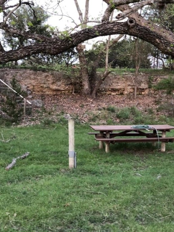60 Squirrel Bnd, Uvalde, TX 78801