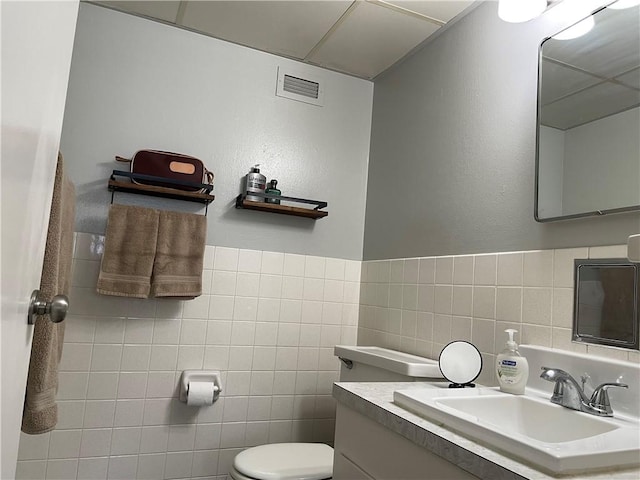 715 S Upper Broadway St Unit 202, Corpus Christi, TX 78401 - half bath with tile walls and vanity