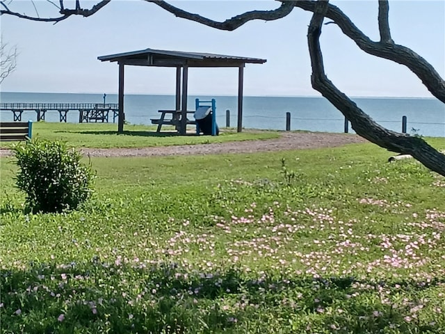 2106 Third St, Bayside, TX 78340