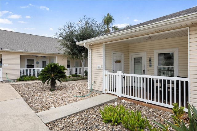 property entrance featuring a porch