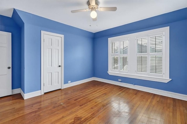 521 Del Mar Blvd, Corpus Christi, TX 78404 - empty room with wood finished floors and a ceiling fan