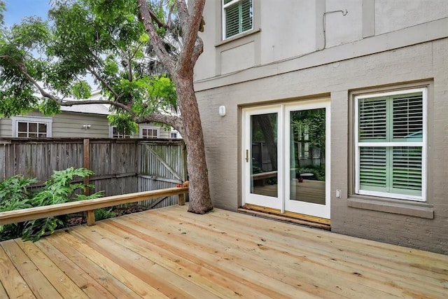 521 Del Mar Blvd, Corpus Christi, TX 78404 - deck with a fenced backyard