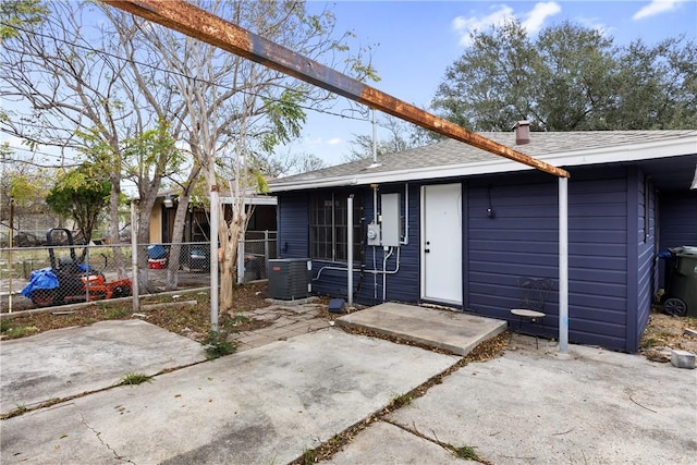 3033 Elgin St, Corpus Christi, TX 78405 - view of front facade featuring roof with shingles