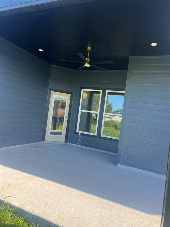 834 Utica St, Corpus Christi, TX 78418 - photo 33