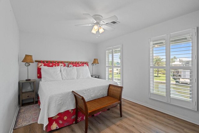13 Sandpiper Ln, Rockport, TX 78382 - bedroom featuring wood finished floors and a ceiling fan