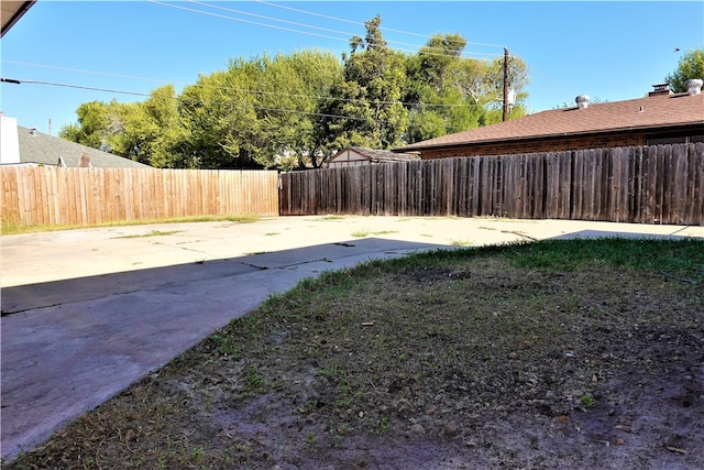 view of yard with a patio area