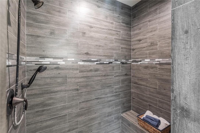 bathroom featuring tiled shower