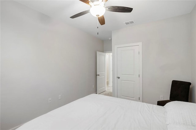 bedroom with ceiling fan