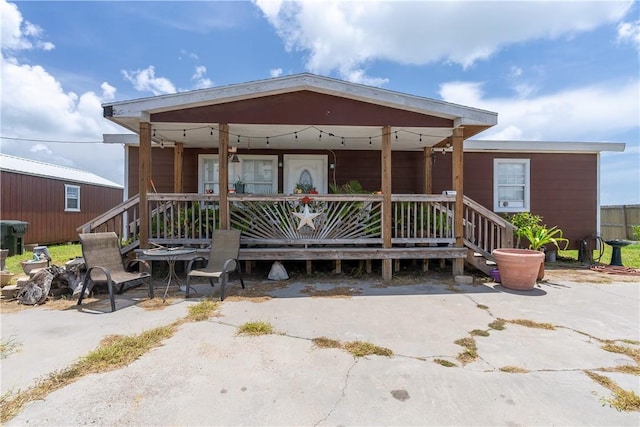 1628 S Kossuth St, Rockport, TX 78382 - photo 1