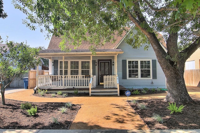 view of front facade featuring a porch