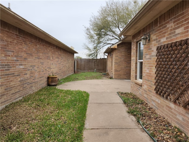 view of yard with a patio area