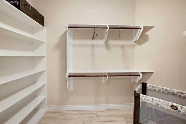 6701 Paddington Dr, Corpus Christi, TX 78414 - walk in closet featuring light wood-style flooring