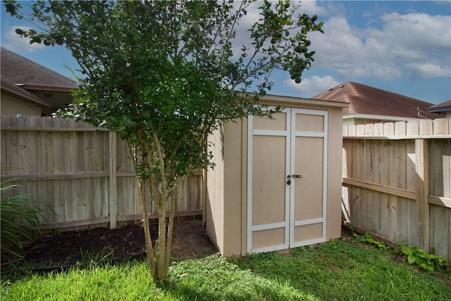 6825 Old Square Dr, Corpus Christi, TX 78414 - view of shed with a fenced backyard