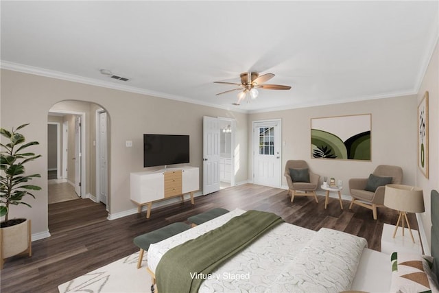 15522 Finistere St, Corpus Christi, TX 78418 - bedroom featuring arched walkways, wood finished floors, crown molding, and a ceiling fan