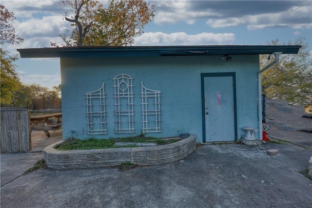 view of outbuilding