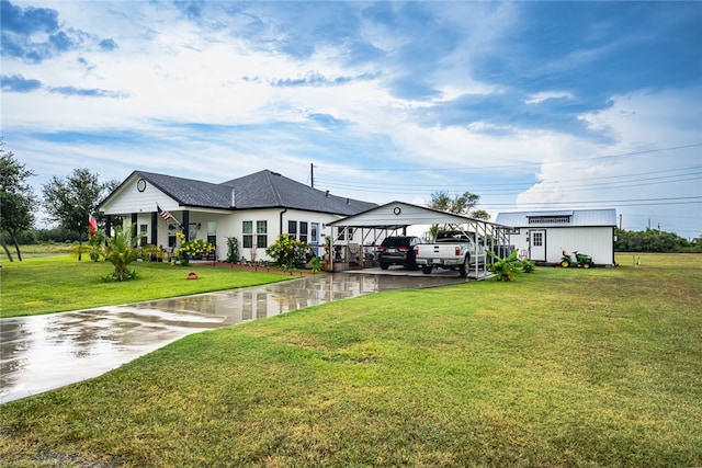 view of yard featuring a carport