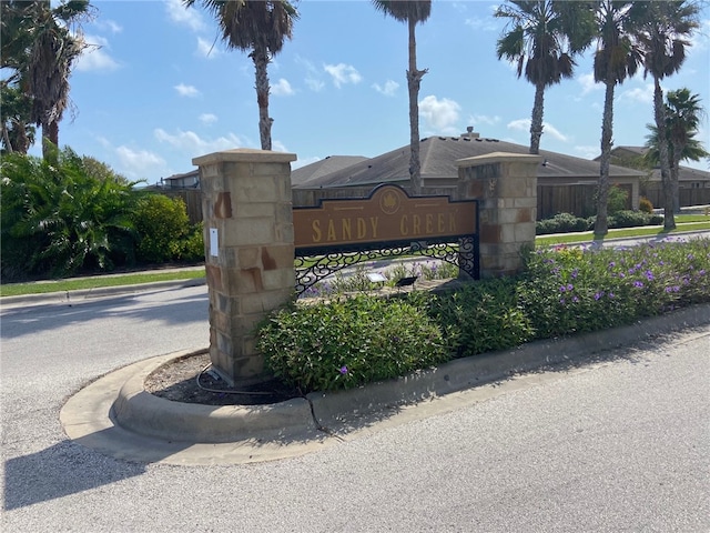 view of community / neighborhood sign