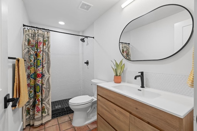 1895 Bay Shore Dr, Rockport, TX 78382 - bathroom featuring visible vents, toilet, and a shower with shower curtain