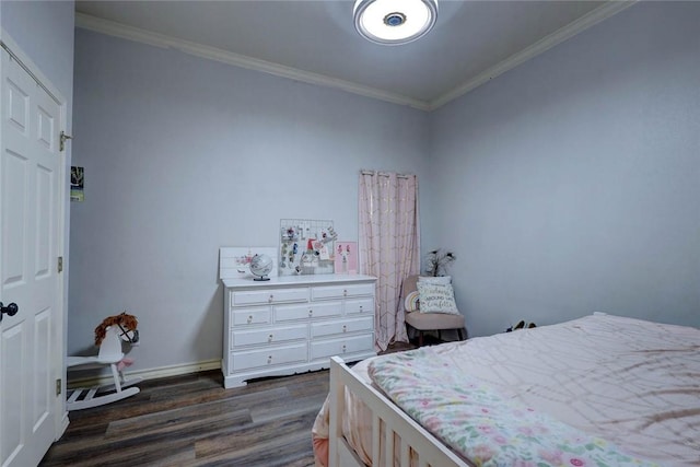 4409 Sue Cir, Corpus Christi, TX 78410 - bedroom featuring dark wood-type flooring, baseboards, and crown molding