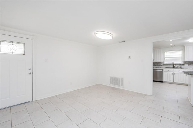 4925 Valley Stream Dr, Corpus Christi, TX 78413 - unfurnished living room with a sink