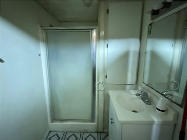 3128 Hackberry Ave, Ingleside, TX 78362 - full bathroom featuring a shower stall and vanity