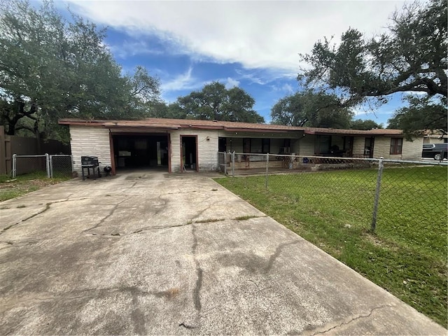 3128 Hackberry Ave, Ingleside, TX 78362 - ranch-style home with driveway