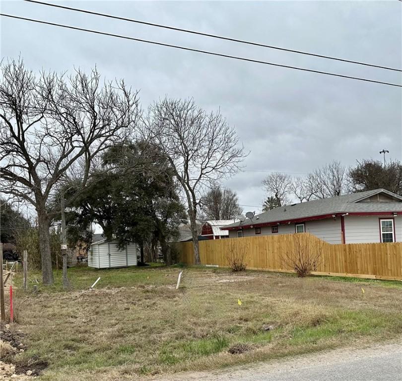 214 Sunset St, Gregory, TX 78359 - photo 3