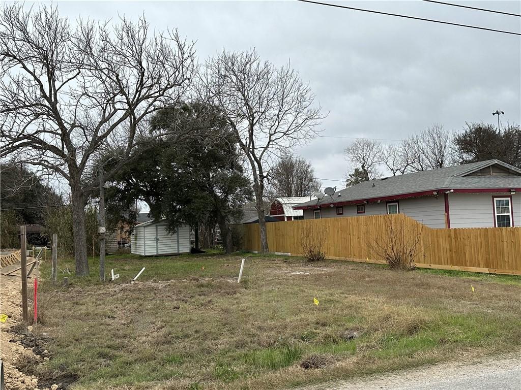 214 Sunset St, Gregory, TX 78359 - photo 2