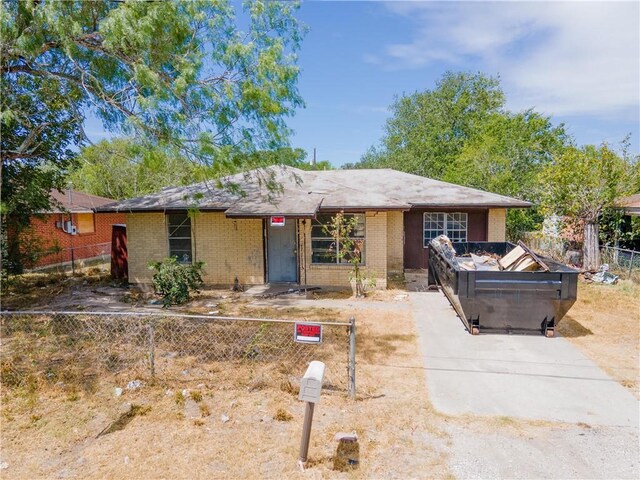 205 Brazos St, George West, TX 78102 - photo 3