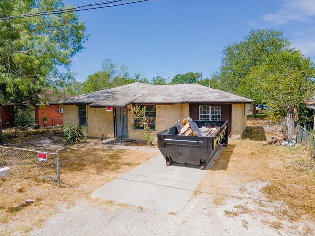 205 Brazos St, George West, TX 78102 - photo 4