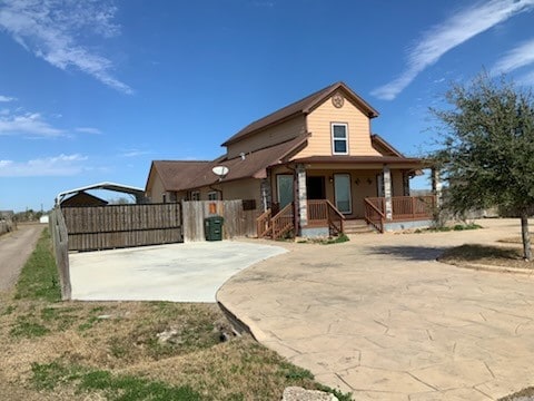 view of front of house with covered porch