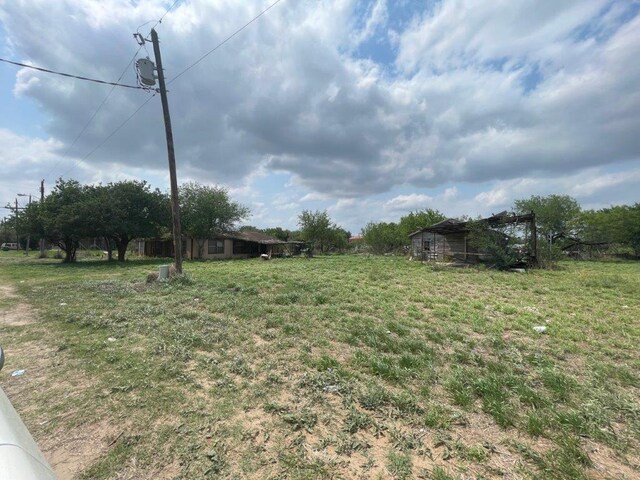 301 E Thompson St, Hebbronville, TX 78361 - photo 6
