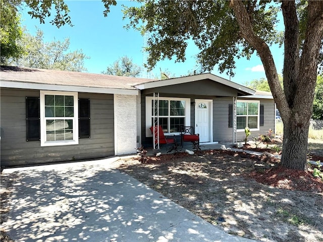 204 W San Saba St, Falfurrias, TX 78355 - photo 3