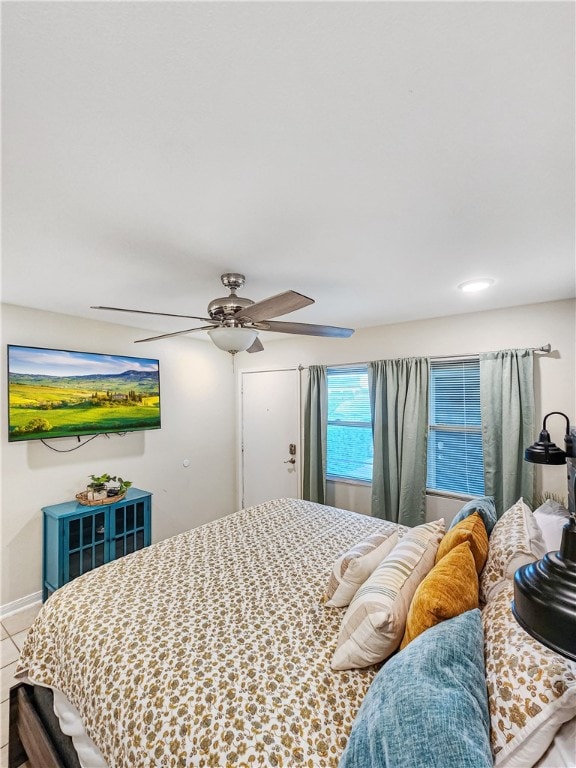 bedroom featuring ceiling fan