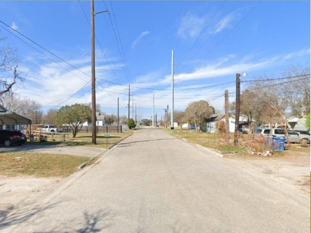 Listing photo 3 for 811 S Buchanan St, Beeville TX 78102