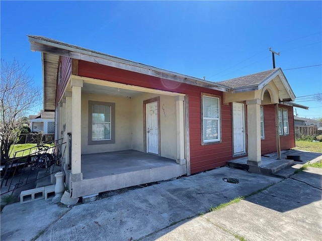 view of front of house with a porch