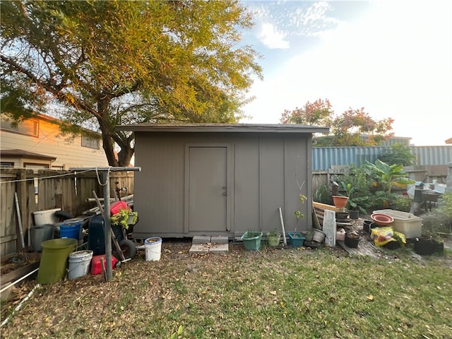 view of outdoor structure with a yard