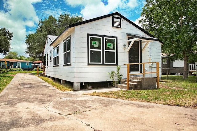 3740 Brooks Dr, Corpus Christi, TX 78408 - shotgun-style home featuring driveway