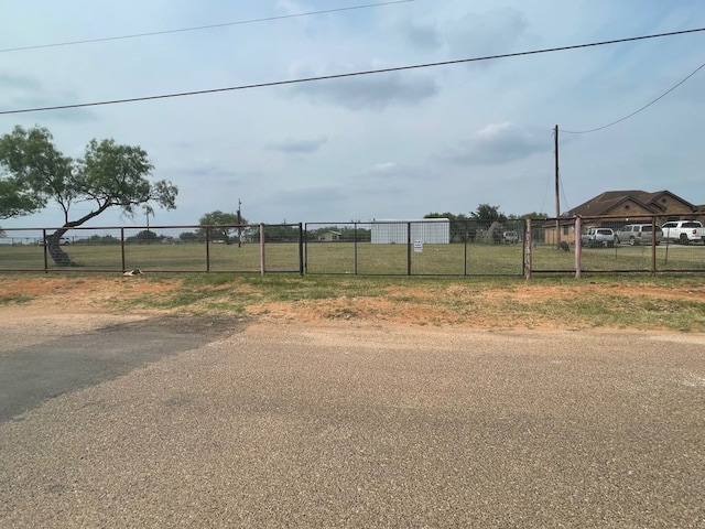 Listing photo 3 for 32 Robert Ln, Hebbronville TX 78361