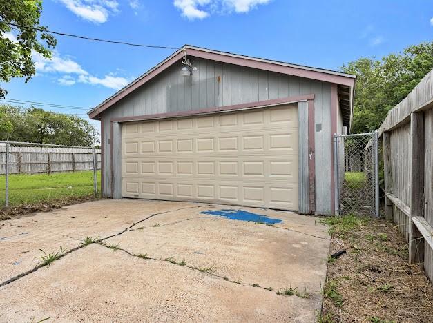 6022 Norvel Dr, Corpus Christi, TX 78412 - view of detached garage
