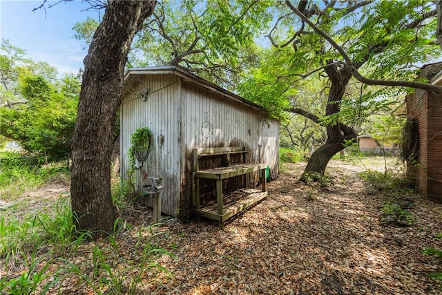 1325 S Whitney St, Aransas Pass, TX 78336 - view of outdoor structure featuring an outbuilding