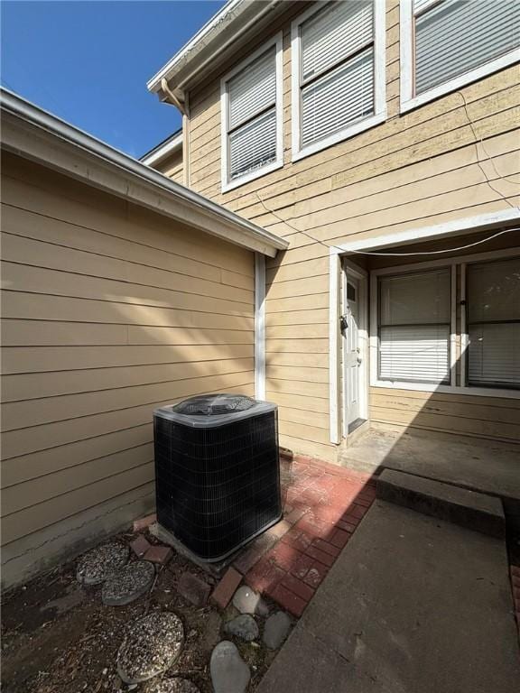 4401 River Valley Dr Unit 503, Corpus Christi, TX 78410 - view of exterior entry with a patio